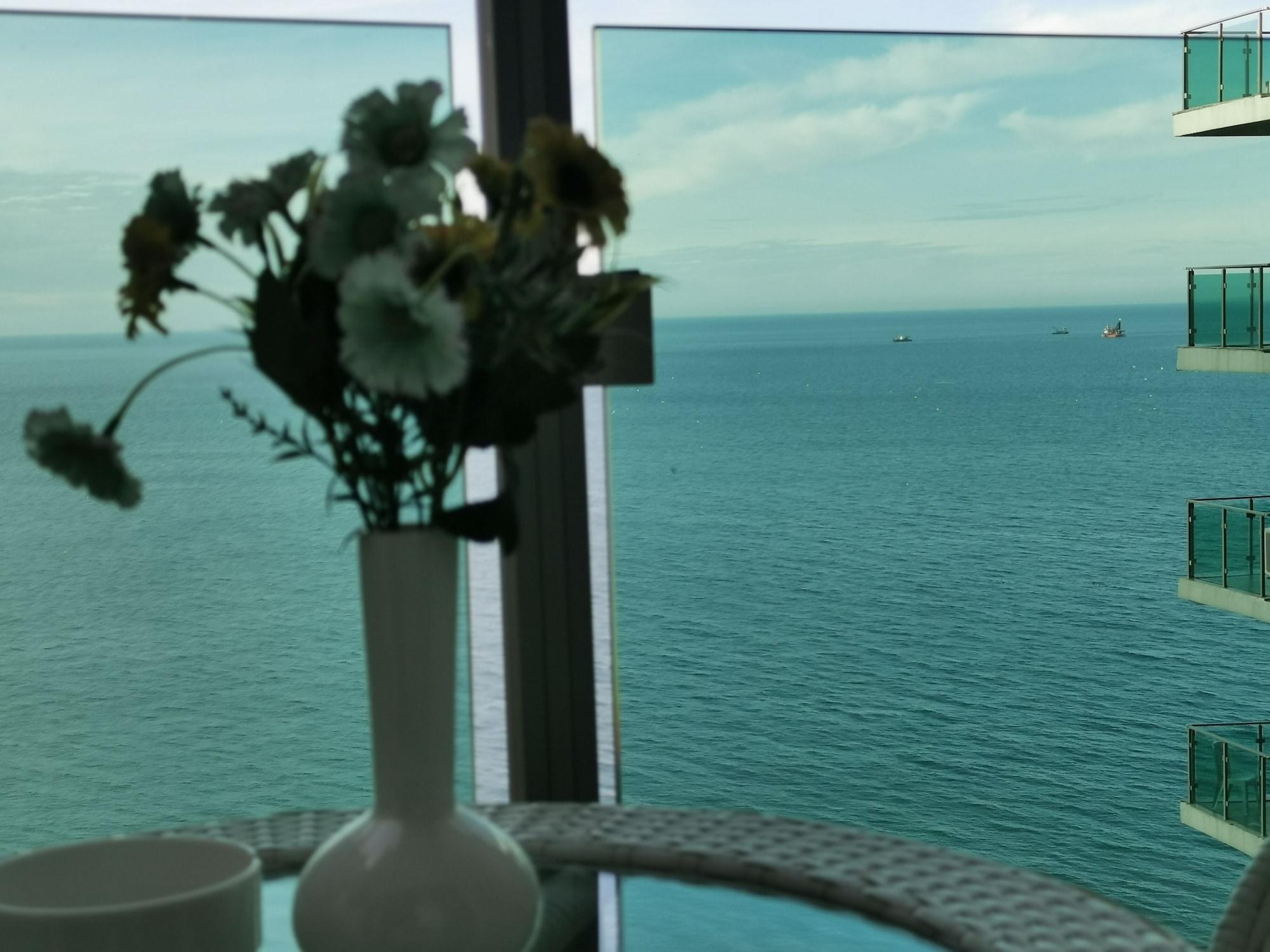 Aqua Batumi Hotel & Apartments Екстер'єр фото