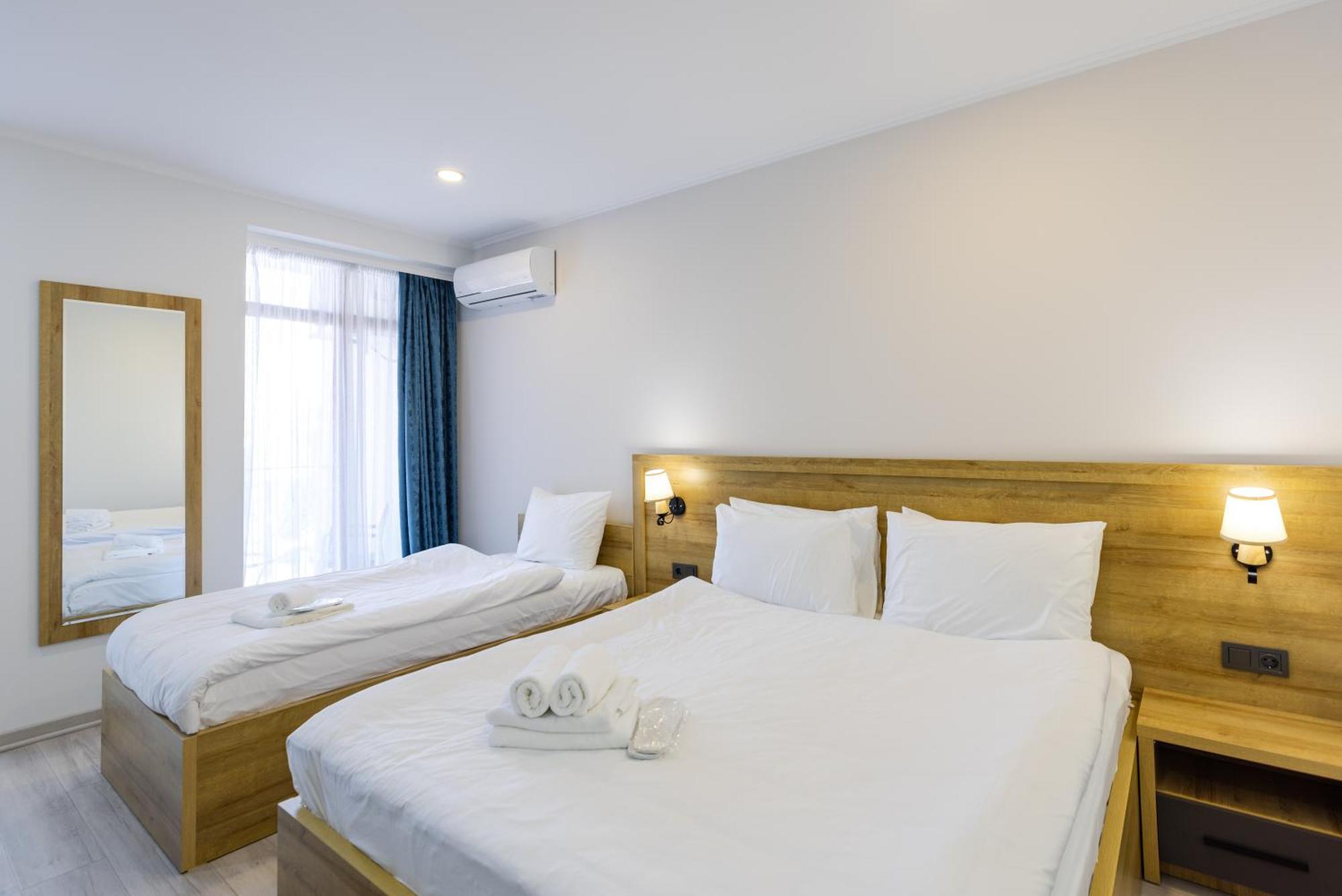 Aqua Batumi Hotel & Apartments Екстер'єр фото